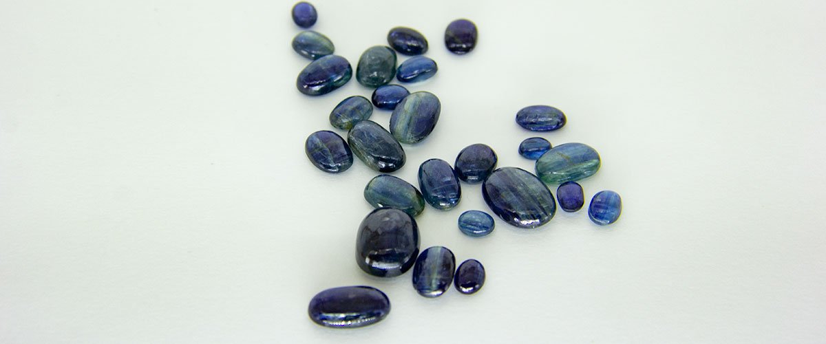 Кианит (Дестен) - фото, описание, свойства камня